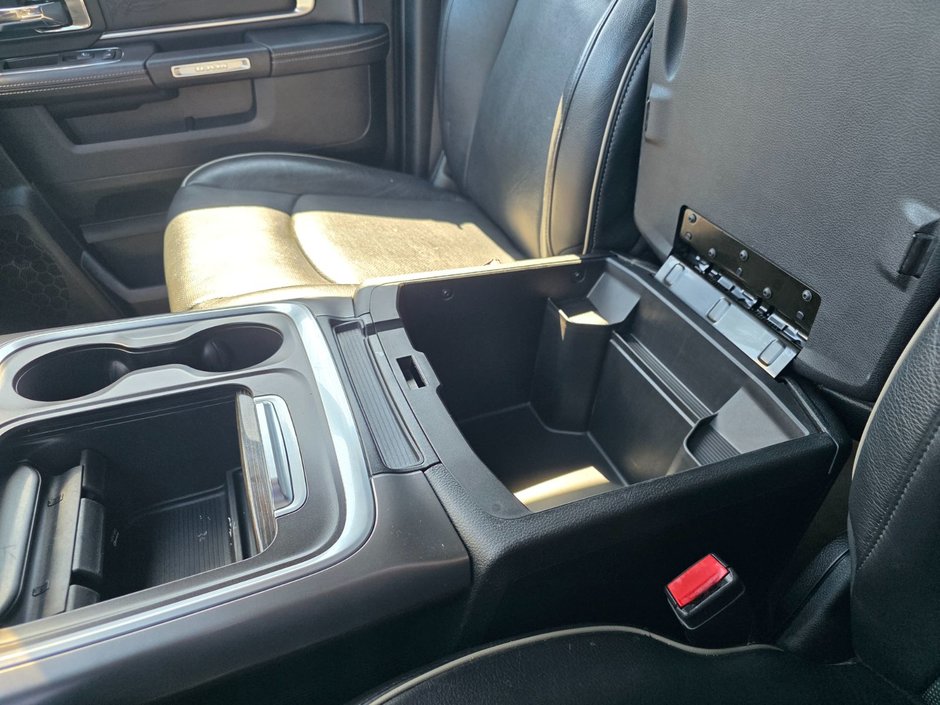 2017 Ram 1500 Limited Limited / Sunroof / Vented Front Seats
