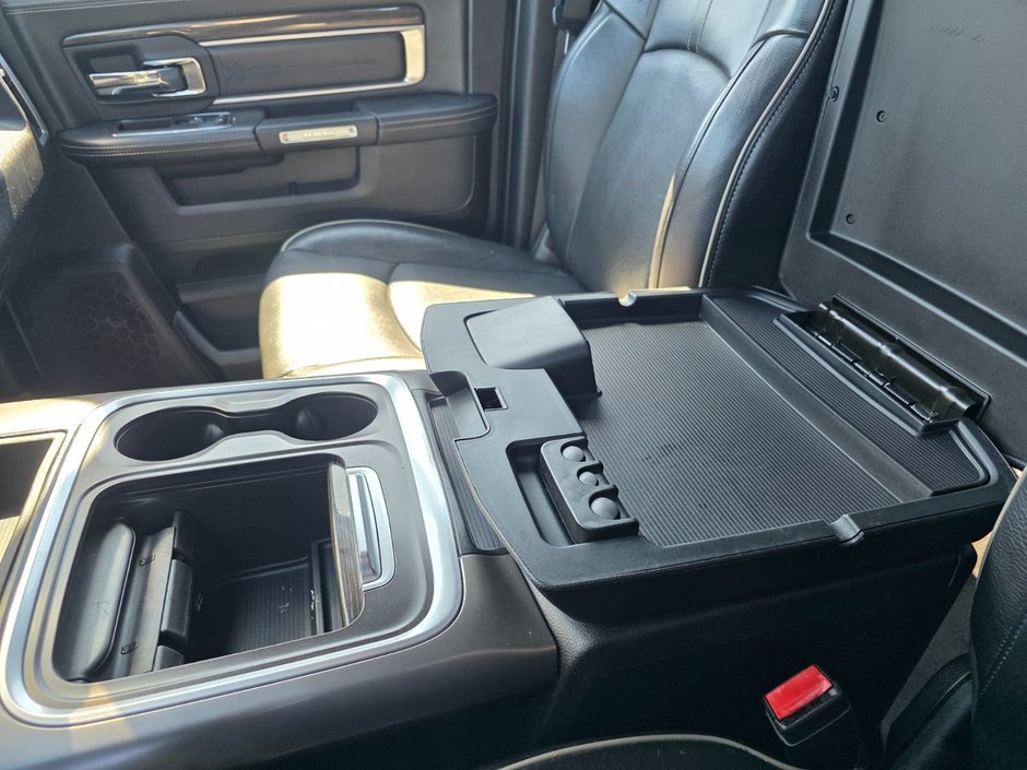 2017 Ram 1500 Limited Limited / Sunroof / Vented Front Seats