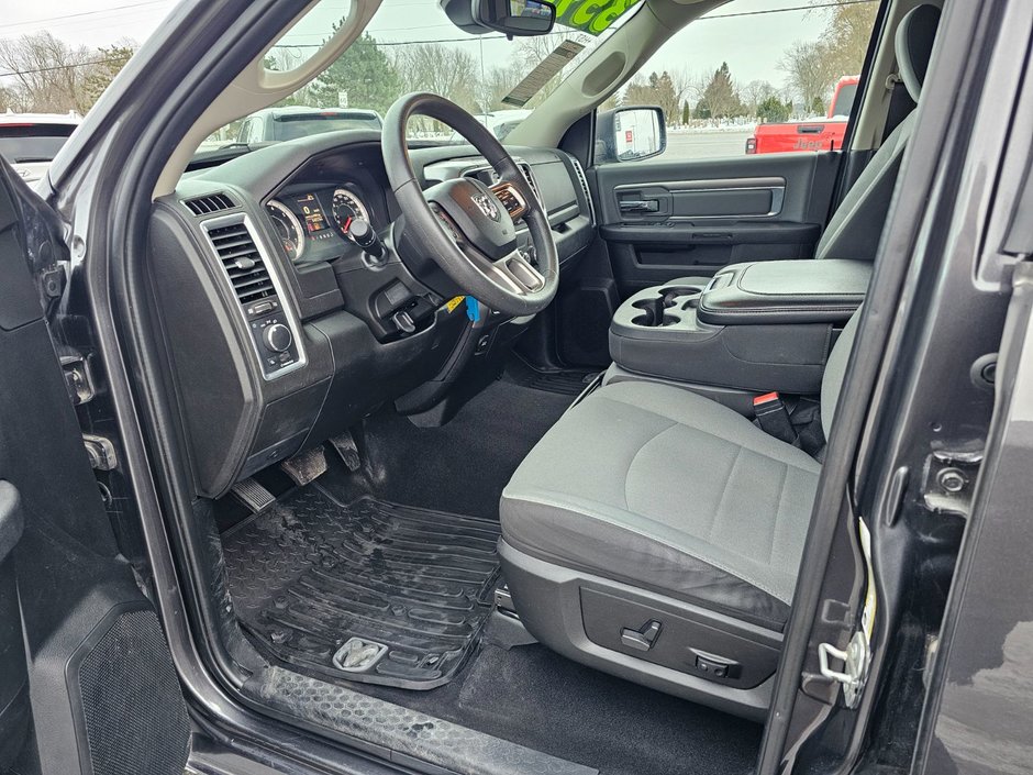 2022 Ram 1500 SLT-9