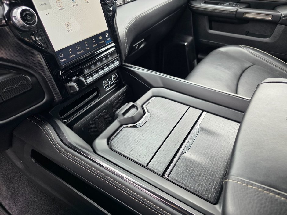 2022 Ram 2500 Limited Limited / Cummins Diesel / Vented Seats