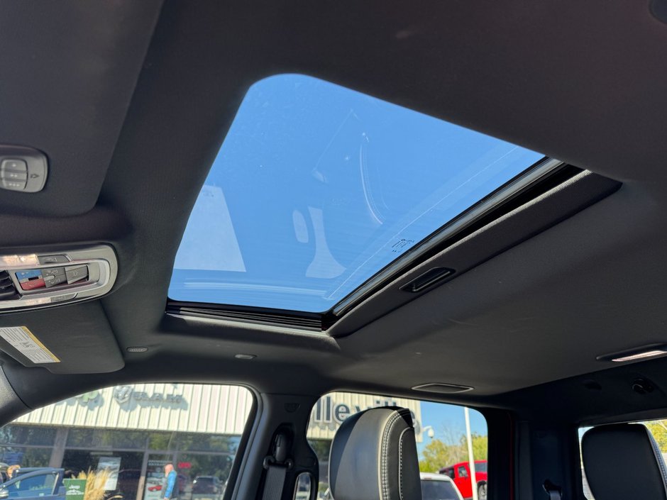 2024 Ram 2500 Rebel Rebel / Sunroof / Tow group / 5th wheel prep