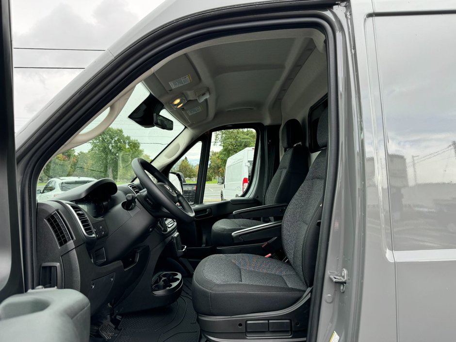 Ram PROMASTER CARGO VAN 2500 SLT+ 2025