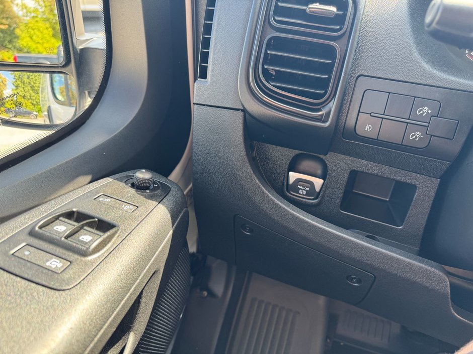 2025 Ram ProMaster Cargo Van High Roof-12