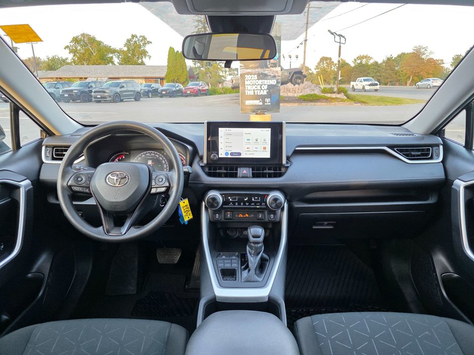 2023 Toyota RAV4 LE LE / All Wheel Drive