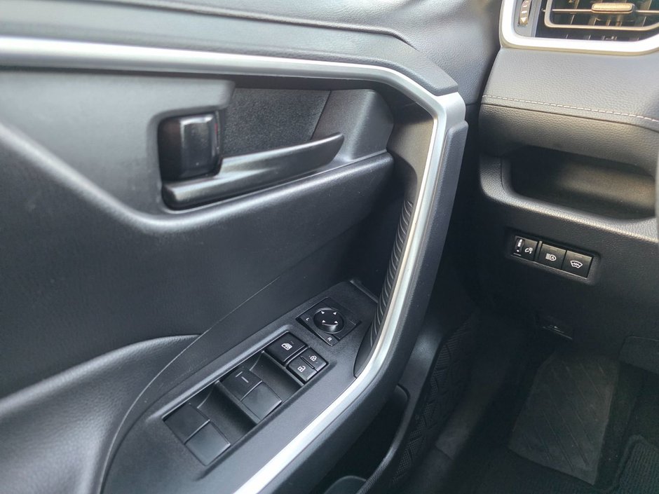 2023 Toyota RAV4 LE LE / All Wheel Drive