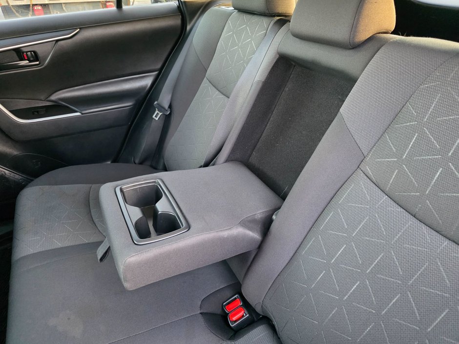 2023 Toyota RAV4 LE LE / All Wheel Drive