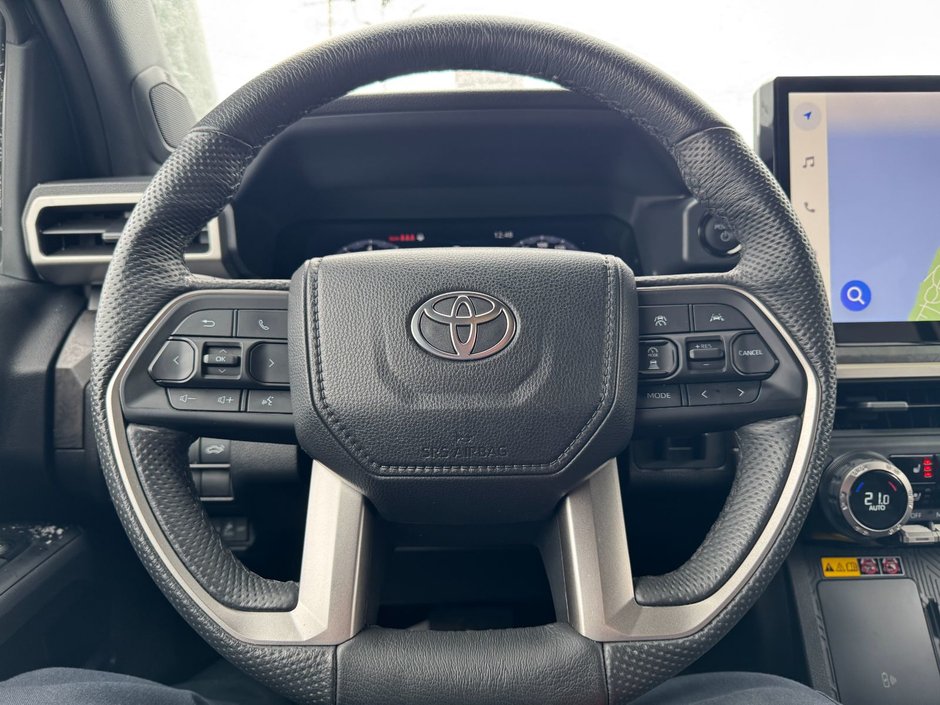 2025 Toyota Tacoma Hybrid / Navigation / Power Side Steps-14