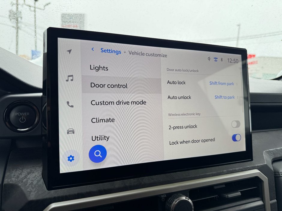 2025 Toyota Tacoma Hybrid / Navigation / Power Side Steps-22