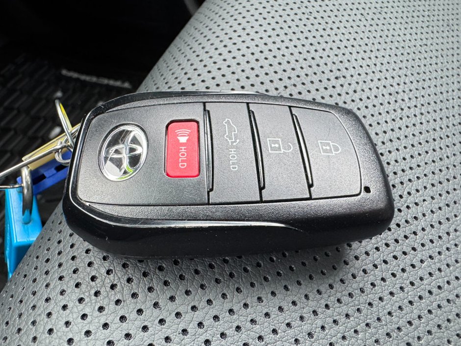 2025 Toyota Tacoma Hybrid / Navigation / Power Side Steps-10