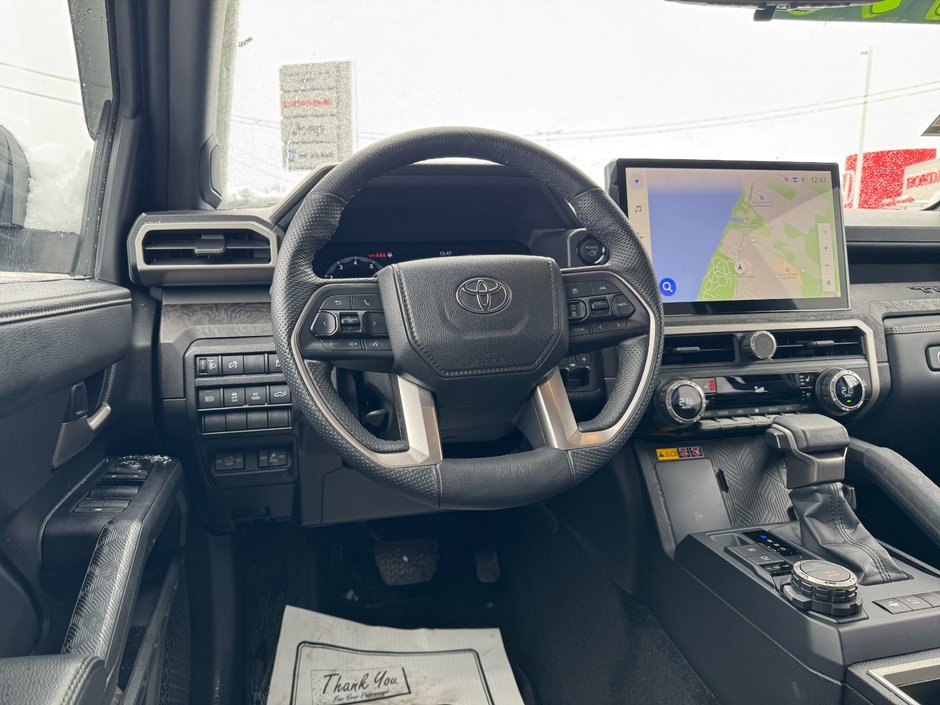 2025 Toyota Tacoma Hybrid / Navigation / Power Side Steps-12