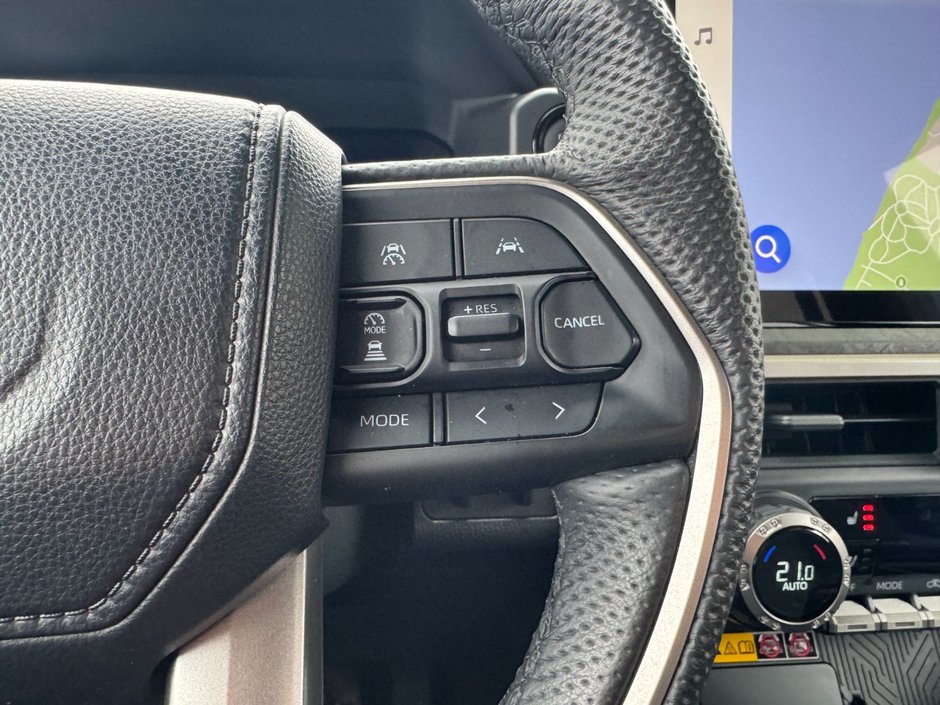 2025 Toyota Tacoma Hybrid / Navigation / Power Side Steps-17