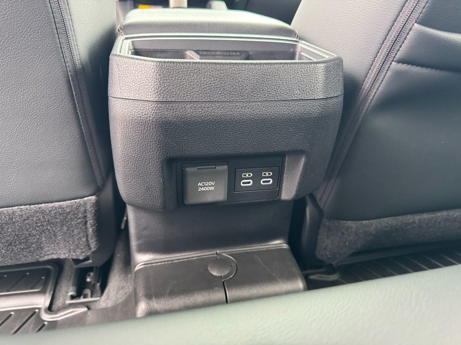 2025 Toyota Tacoma Hybrid / Navigation / Power Side Steps-29