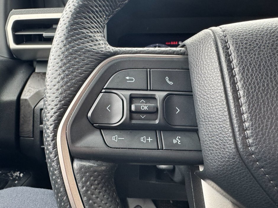 2025 Toyota Tacoma Hybrid / Navigation / Power Side Steps-15