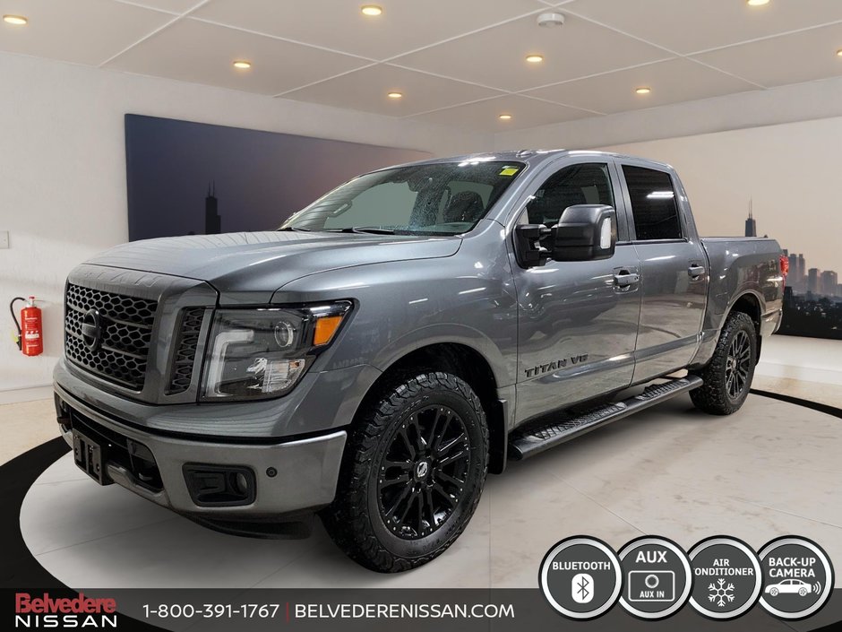 2018  Titan SV MIDNIGHTCREW CAB 4X4 V8 NAVIGATION CAMERA in Saint-Jérôme, Quebec