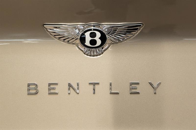 Bentley Bentayga EWB Azure 2023-17