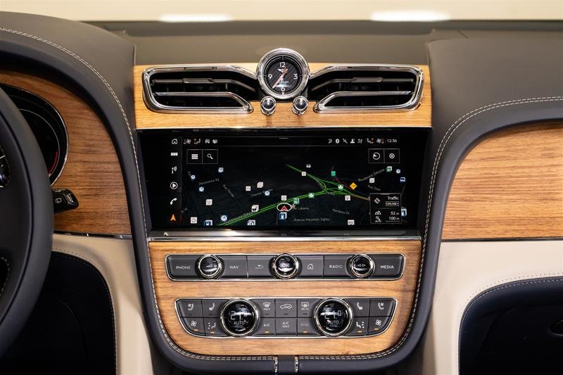 Bentley Bentayga EWB Azure 2023-12