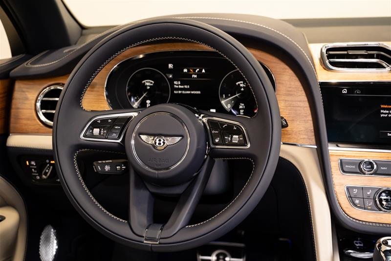 Bentley Bentayga EWB Azure 2023-15