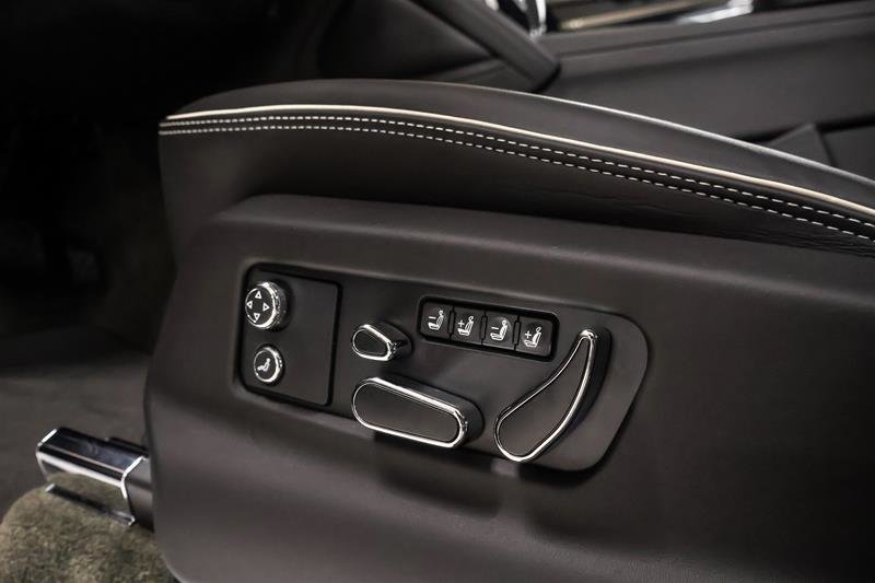 Bentley Bentayga EWB 2023-11