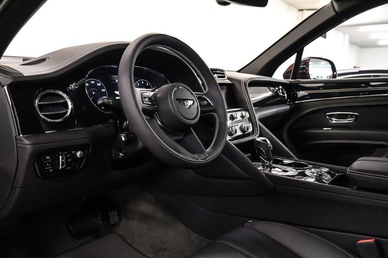 Bentley Bentayga EWB 2023-8