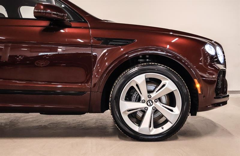 Bentley Bentayga EWB 2023-4