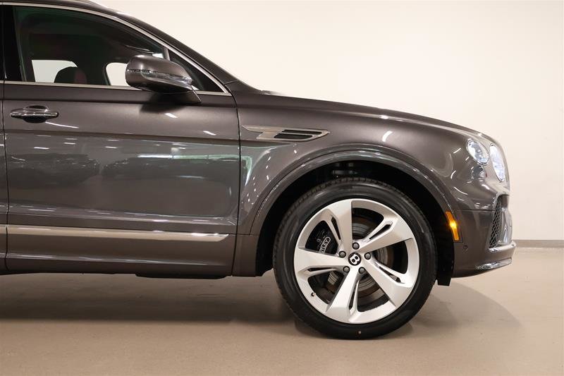 Bentley Bentayga EWB V8 2024-4