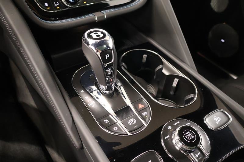 Bentley Bentayga EWB V8 2024-20