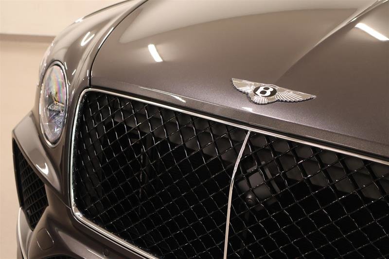 Bentley Bentayga EWB V8 2024-1