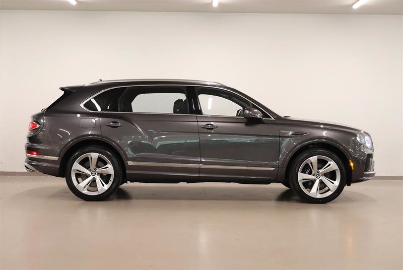 Bentley Bentayga EWB V8 2024-3
