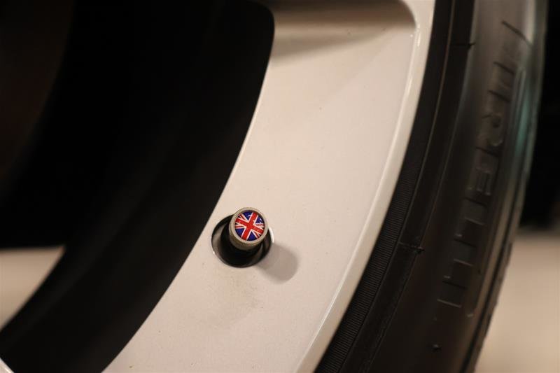 Bentley Bentayga EWB V8 2024-29