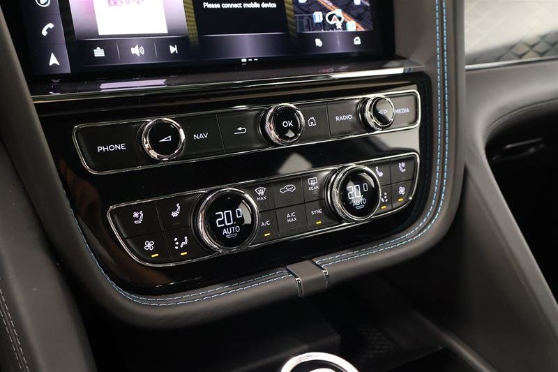 Bentley Bentayga EWB V8 2024-19