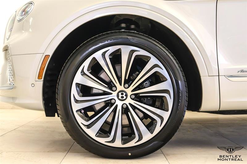 Bentley Bentayga Azure V8 2025-12