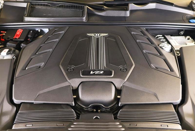 Bentley Bentayga Azure V8 2025-4