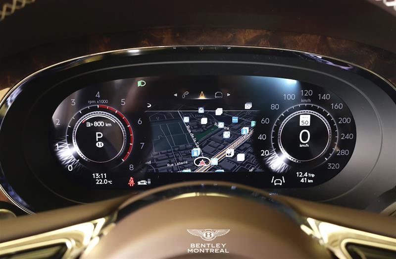 Bentley Bentayga Azure V8 2025-18