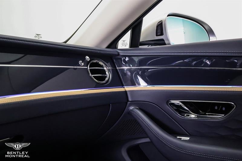 Bentley Flying Spur V8 Mulliner 2025-19