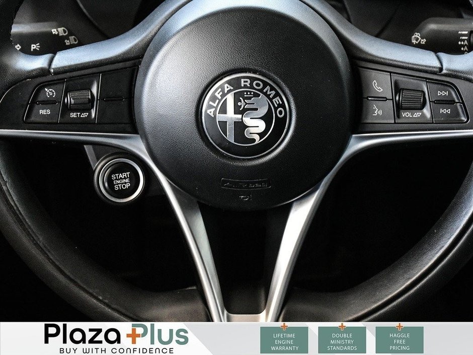 2017 Alfa Romeo Giulia BASE Clean CarFax Report | All Wheel Drive | Certified |