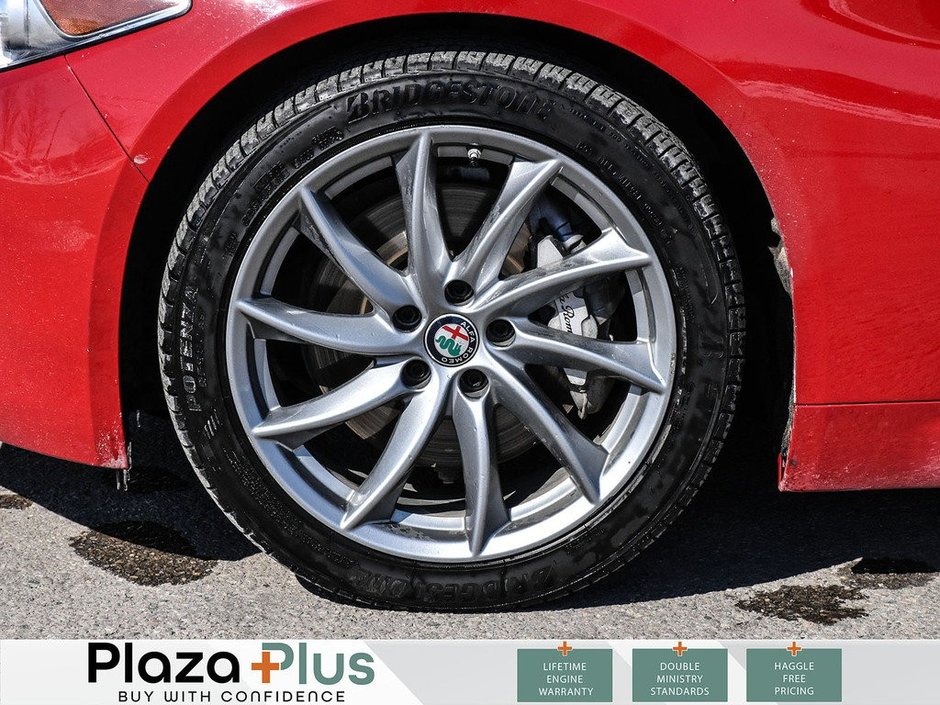 2017 Alfa Romeo Giulia BASE Clean CarFax Report | All Wheel Drive | Certified |