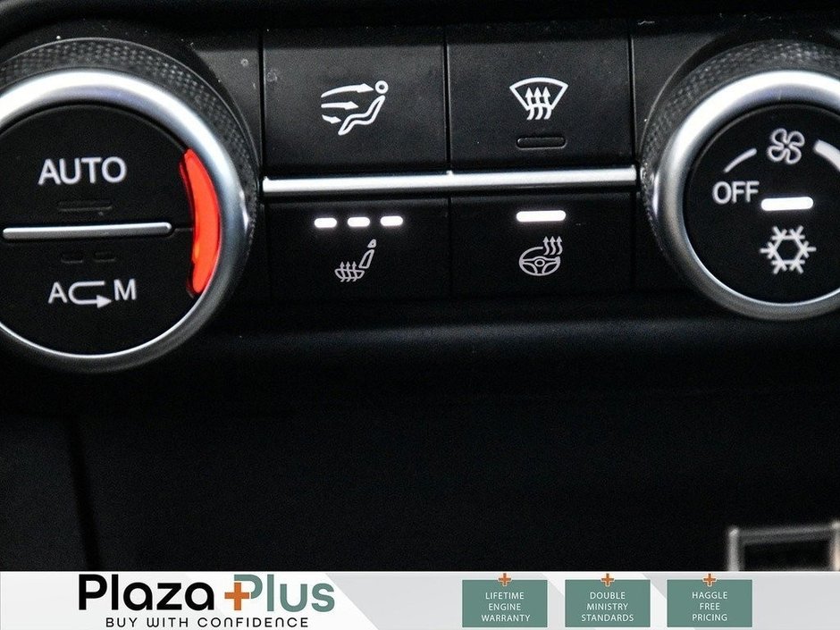 2017 Alfa Romeo Giulia BASE Clean CarFax Report | All Wheel Drive | Certified |