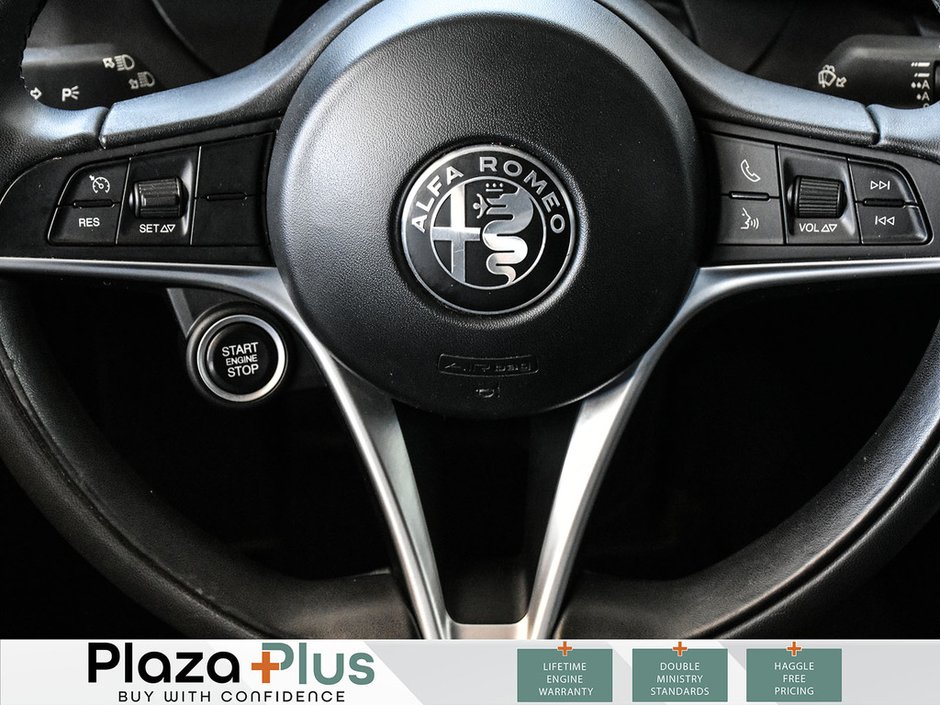 2017 Alfa Romeo Giulia Q4 Clean CarFax Report | All Wheel Drive | Certified |