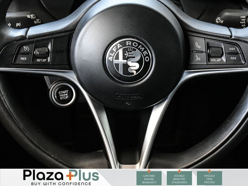 2017 Alfa Romeo Giulia BASE Clean CarFax Report | All Wheel Drive | Certified |