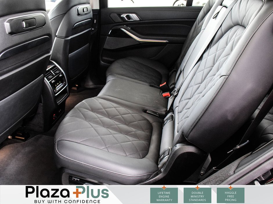 2024 BMW X7 xDrive40i Black Sapphire Metallic Premium Sound System 3rd Row Seat
