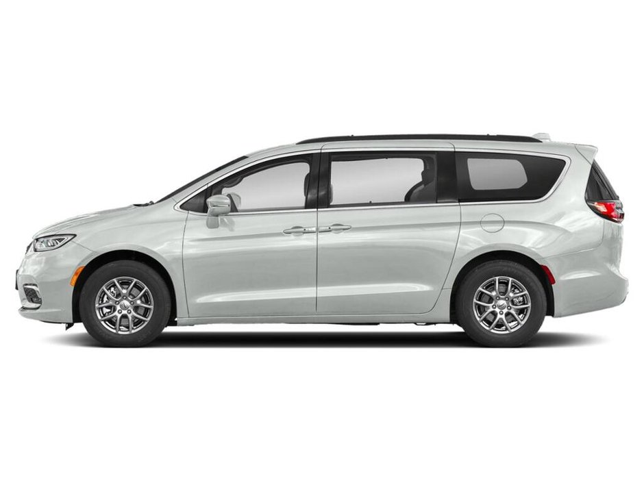 2022 Chrysler Pacifica Touring L Clean CarFax | 3rd Row Seating | Loaded |