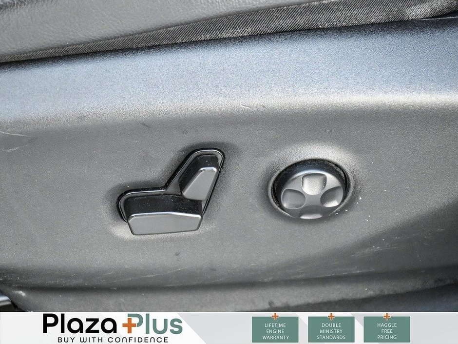 2022 Chrysler Pacifica Touring L-11