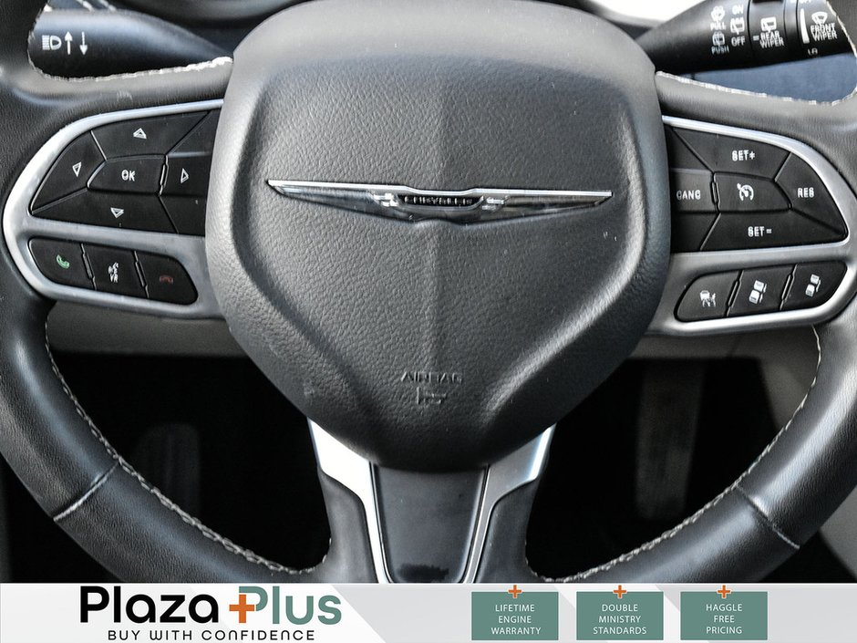 2022 Chrysler Pacifica Touring L-16