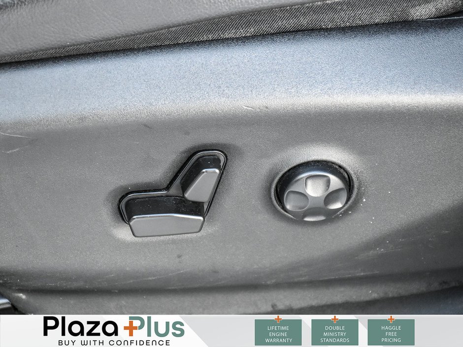 2022 Chrysler Pacifica Touring L-11