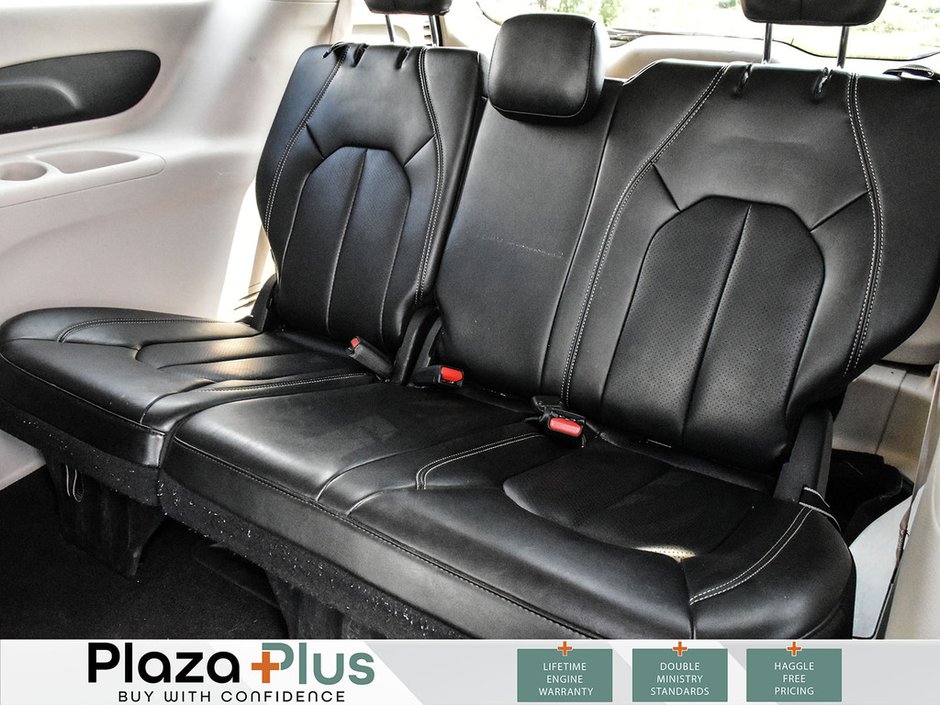 2023 Chrysler Pacifica Touring L 3rd Row Seating l Leather l Back Up Camera