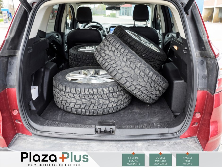 2018 Ford Escape SEL 1 Owner | Clean CarFax Report | Certified | Summer AND Winter tires INC |