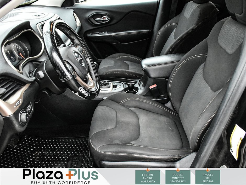 2016 Jeep Cherokee North One owner / Clean CarFax report / service records