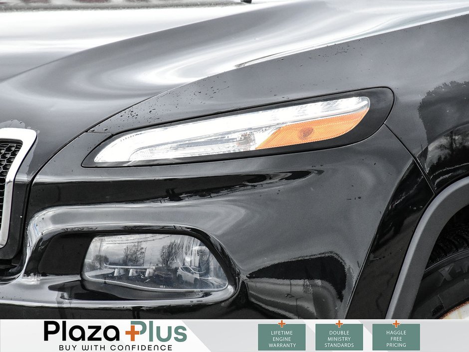 2016 Jeep Cherokee North One owner / Clean CarFax report / service records