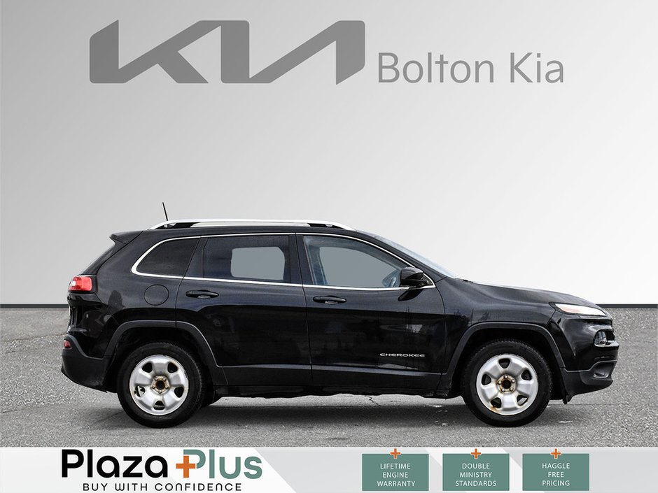 2016 Jeep Cherokee North One owner / Clean CarFax report / service records