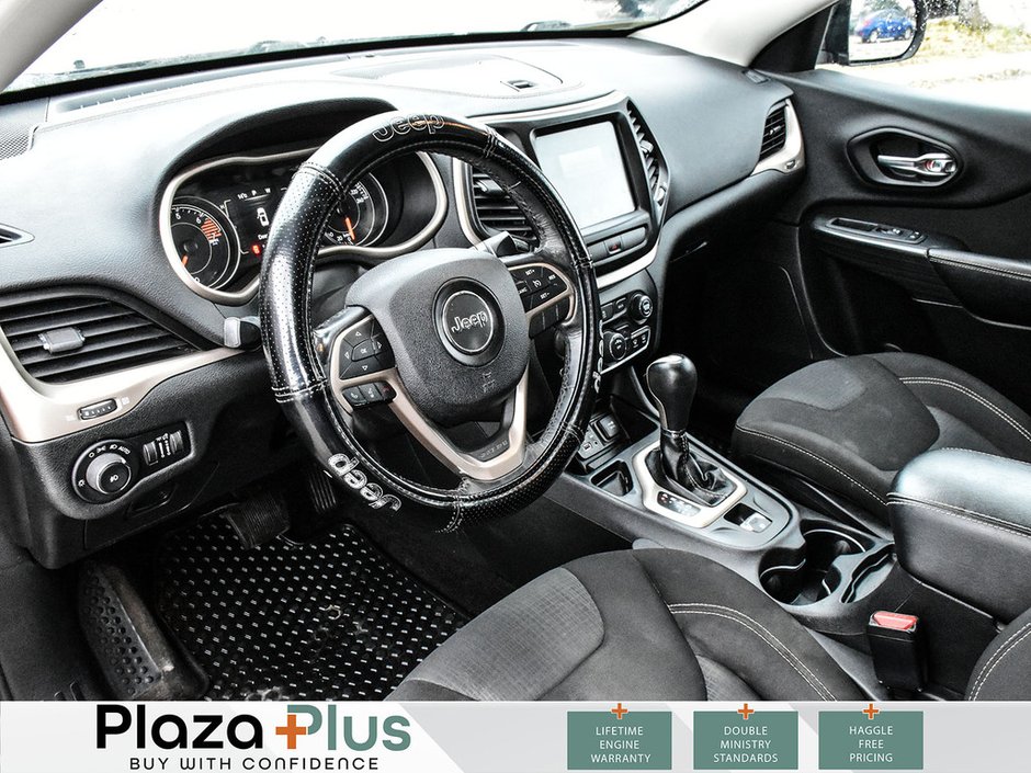 2016 Jeep Cherokee North One owner / Clean CarFax report / service records